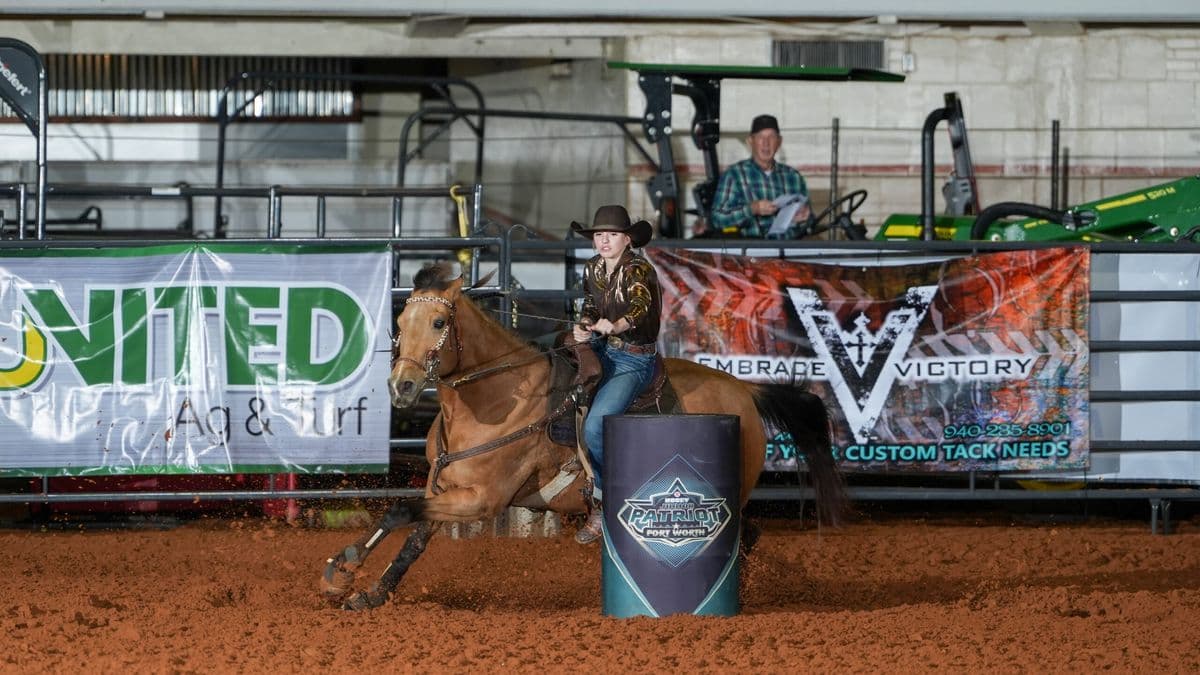 Skylar Nicholas barrel racing