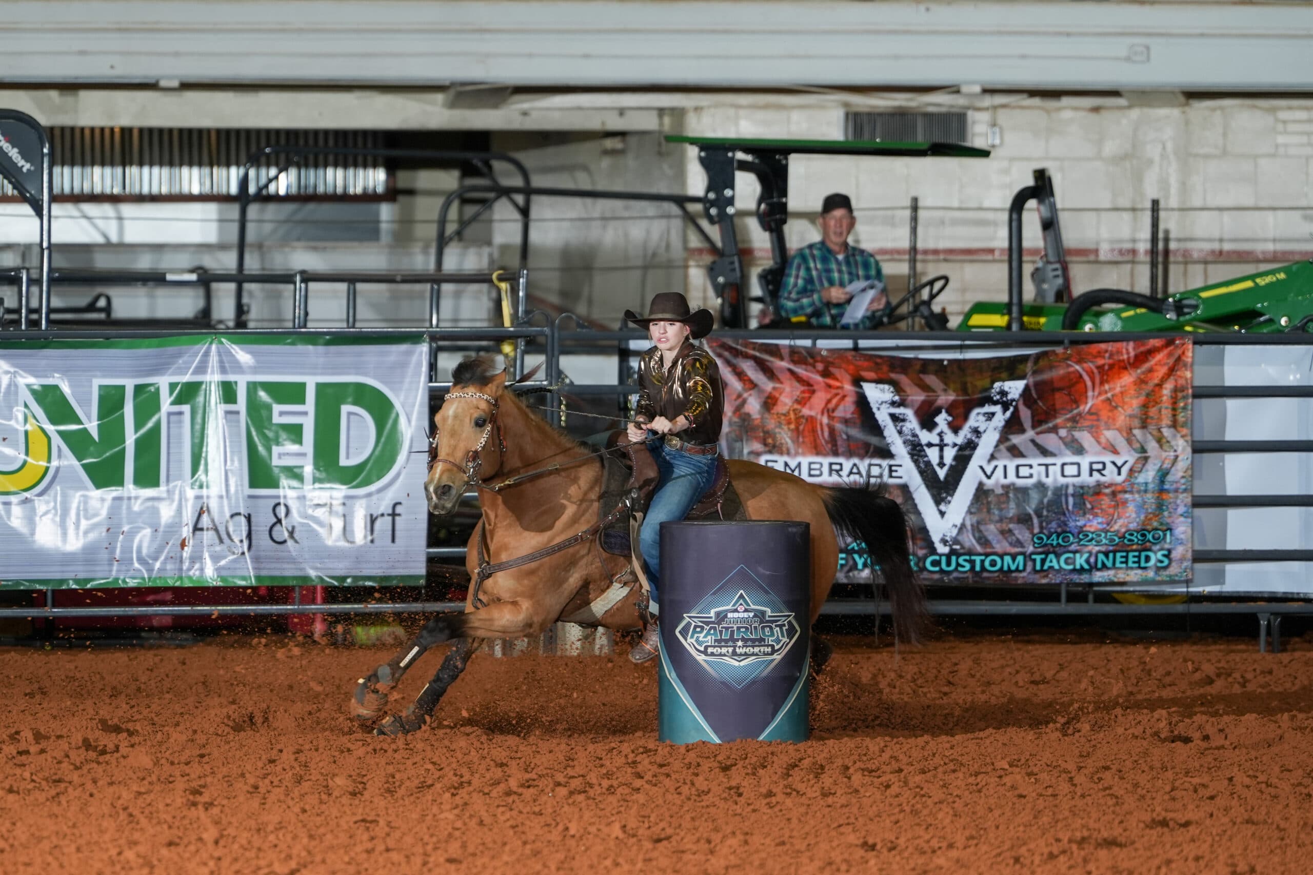 Skylar Nicholas barrel racing